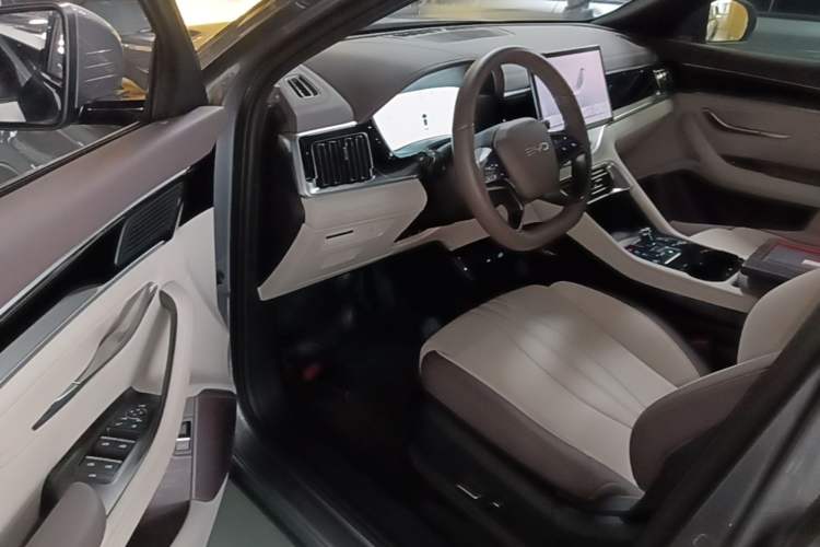 Used BYD Song PLUS New Energy 2025 EV Intelligent Driving Edition 520km Luxury Model Driver Seat