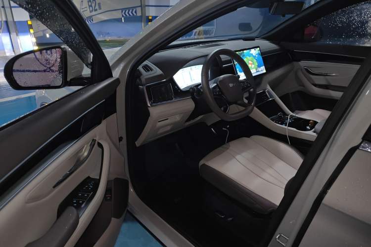 Used BYD Song PLUS New Energy 2025 EV 520km Luxury Version Driver Seat