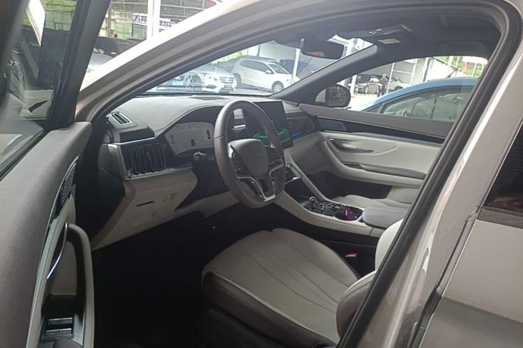 Used BYD Song PLUS New Energy 2025 DM-i 160KM Flagship Model Driver Seat