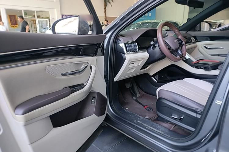 Used BYD Song PLUS New Energy 2025 EV 520km Luxury Version Driver Seat