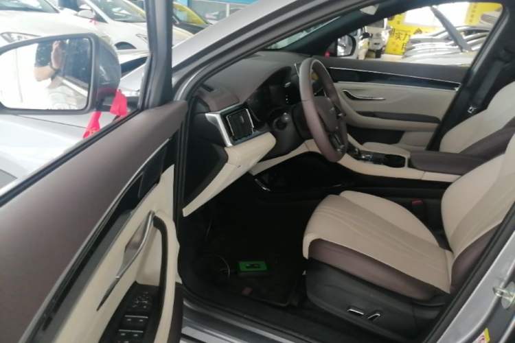 Used BYD Song PLUS New Energy 2025 DM-i 112KM Prestige Model Driver Seat
