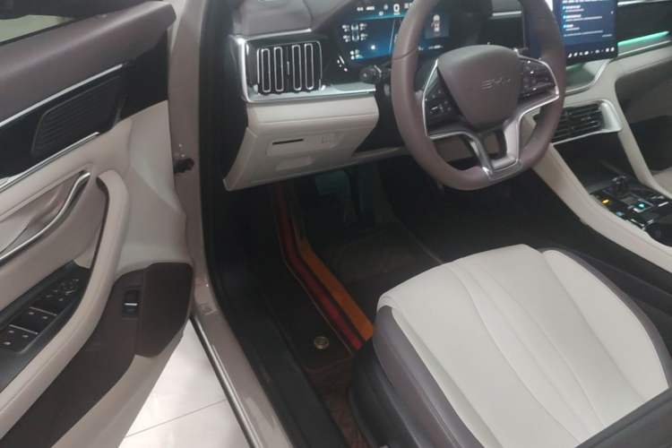 Used BYD Song PLUS New Energy 2025 DM-i 112KM Prestige Model Driver Seat