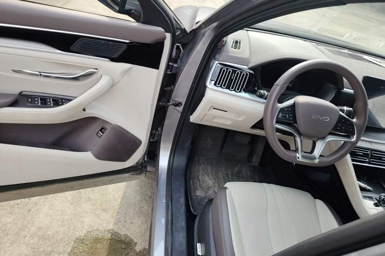 Used BYD Song PLUS New Energy 2025 DM-i 112KM Prestige Model Driver Seat