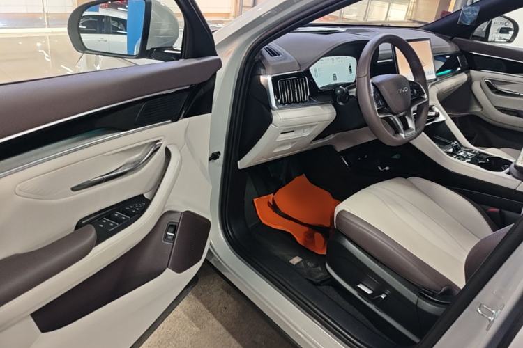 Used BYD Song PLUS New Energy 2025 DM-i 112KM Prestige Model Driver Seat