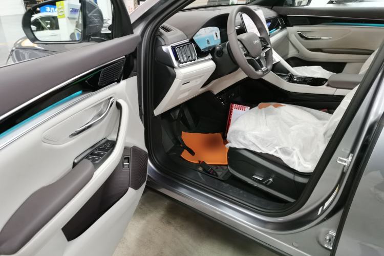 Used BYD Song PLUS New Energy 2025 DM-i 112KM Prestige Model Driver Seat
