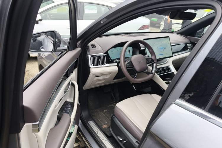 Used BYD Song PLUS New Energy 2025 DM-i Intelligent Driving 160KM Flagship Model Driver Seat