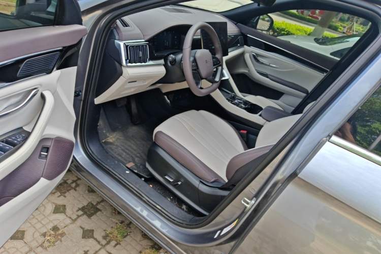 Used BYD Song PLUS New Energy 2025 DM-i 112KM Prestige Model Driver Seat