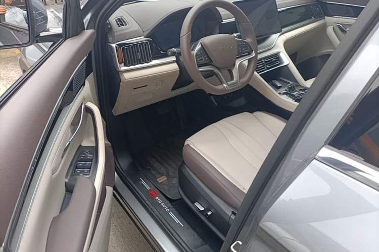 Used BYD Song PLUS New Energy 2025 DM-i 112KM Prestige Model Driver Seat
