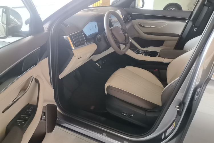 Used BYD Song PLUS New Energy 2025 EV Intelligent Driving Edition 520km Luxury Model Driver Seat