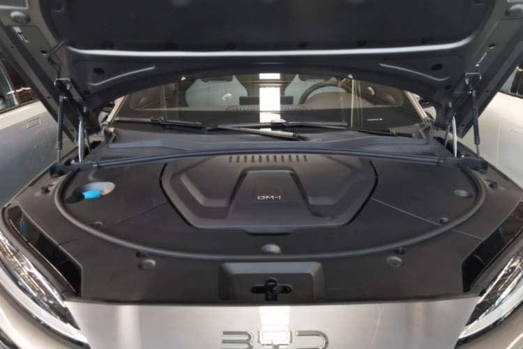 Used BYD Song PLUS New Energy 2025 DM-i 112KM Prestige Model Engine Bay