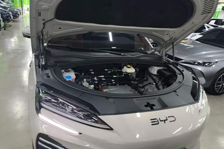 Used BYD Song PLUS New Energy 2025 EV Smart Drive Edition 605km Flagship Model Engine Bay