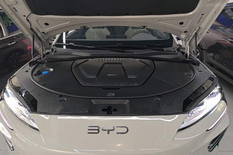 Used BYD Song PLUS New Energy 2025 DM-i 112KM Prestige Model Engine Bay