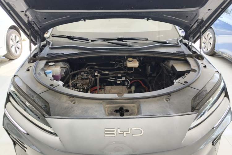 Used BYD Song PLUS New Energy 2025 EV Intelligent Driving Version 520km Premium Model Engine Bay