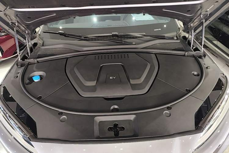 Used BYD Song PLUS New Energy 2025 EV 520km Premium Version Engine Bay