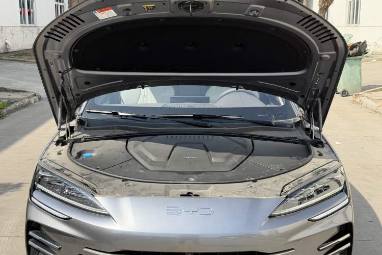 Used BYD Song PLUS New Energy 2025 DM-i 112KM Prestige Model Engine Bay