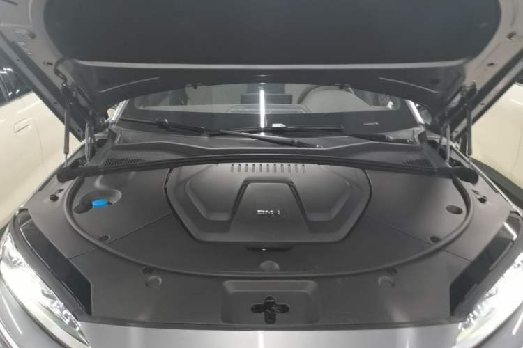 Used BYD Song PLUS New Energy 2025 DM-i 112KM Prestige Model Engine Bay