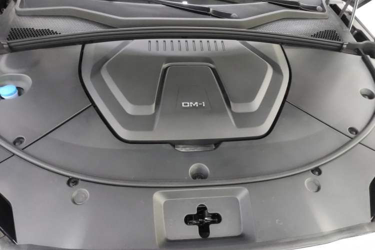 Used BYD Song PLUS New Energy 2025 DM-i 112KM Prestige Model Engine Bay