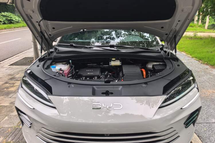 Used BYD Song PLUS New Energy 2025 DM-i Smart Drive 112KM Prestige Model Engine Bay