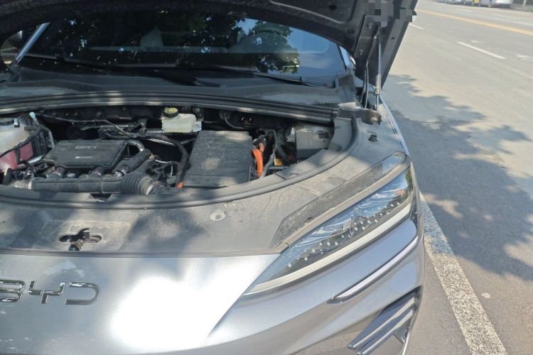 Used BYD Song PLUS New Energy 2025 DM-i Smart Drive 112KM Prestige Model Engine Bay Left