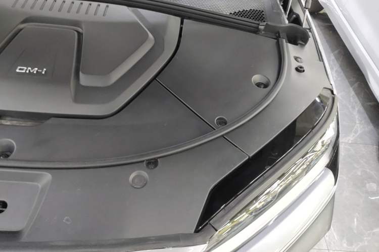 Used BYD Song PLUS New Energy 2025 DM-i 112KM Prestige Model Engine Bay Left