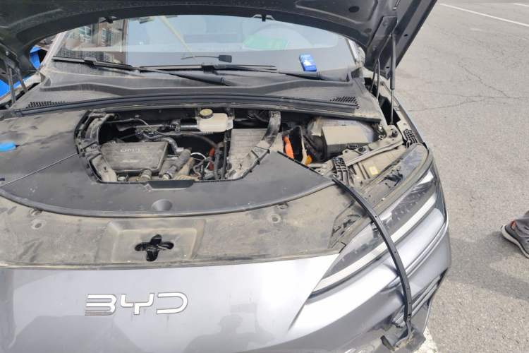 Used BYD Song PLUS New Energy 2025 DM-i 112KM Prestige Model Engine Bay Left