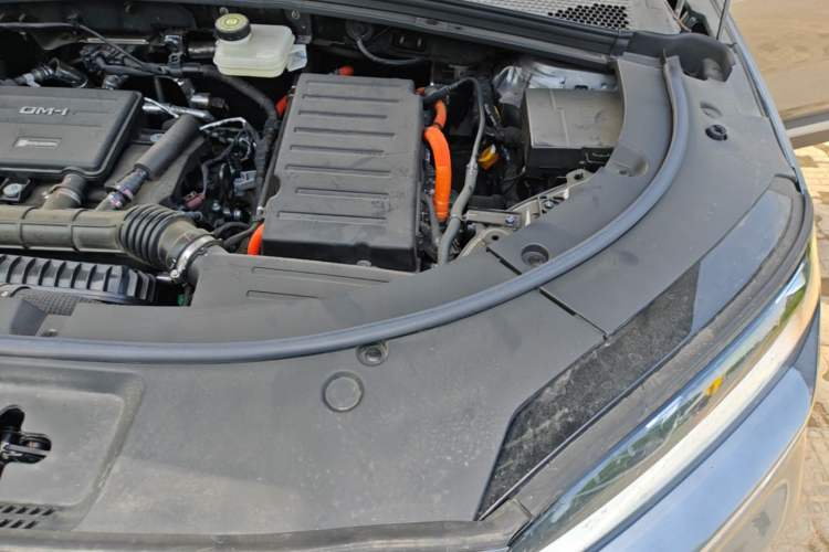 Used BYD Song PLUS New Energy 2025 DM-i 112KM Prestige Model Engine Bay Left