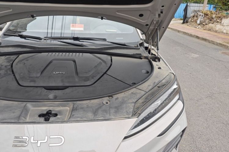 Used BYD Song PLUS New Energy 2025 DM-i 112KM Prestige Model Engine Bay Left
