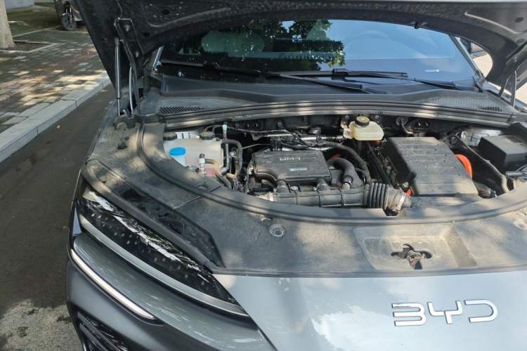 Used BYD Song PLUS New Energy 2025 DM-i Smart Drive 112KM Prestige Model Engine Bay Right