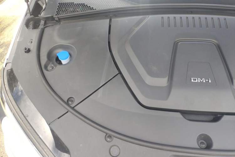 Used BYD Song PLUS New Energy 2025 DM-i 160KM Flagship Model Engine Bay Right