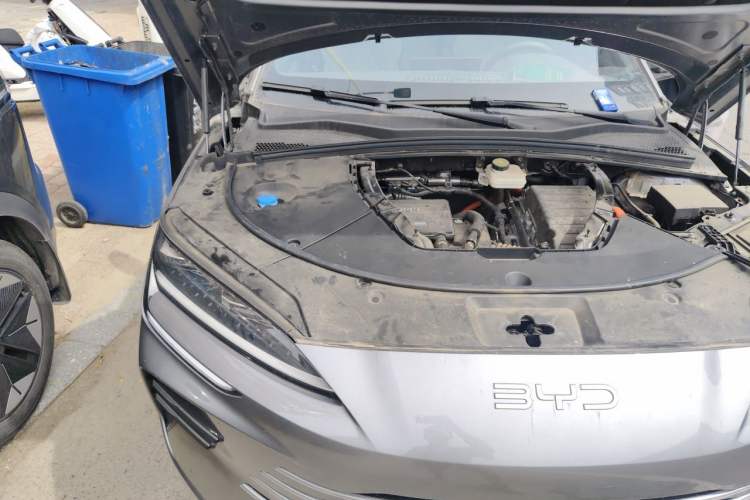 Used BYD Song PLUS New Energy 2025 DM-i 112KM Prestige Model Engine Bay Right