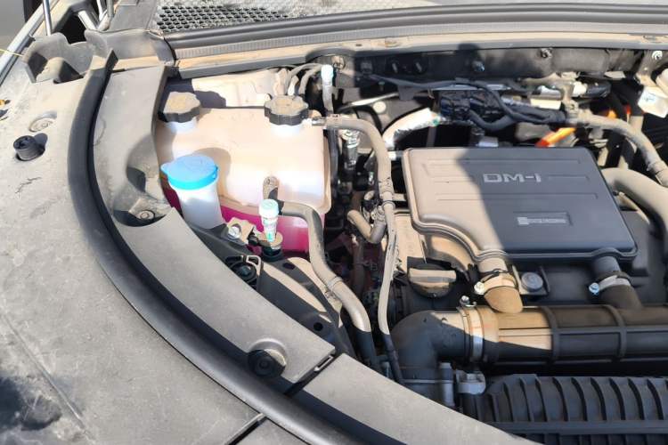Used BYD Song PLUS New Energy 2025 DM-i 112KM Prestige Model Engine Bay Right