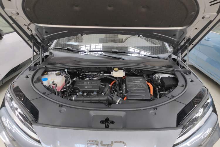Used BYD Song PLUS New Energy 2025 DM-i Smart Drive 112KM Prestige Model Engine Bay
