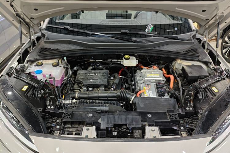 Used BYD Song PLUS New Energy 2025 DM-i Intelligent Driving 112KM Prestige Model Engine Bay