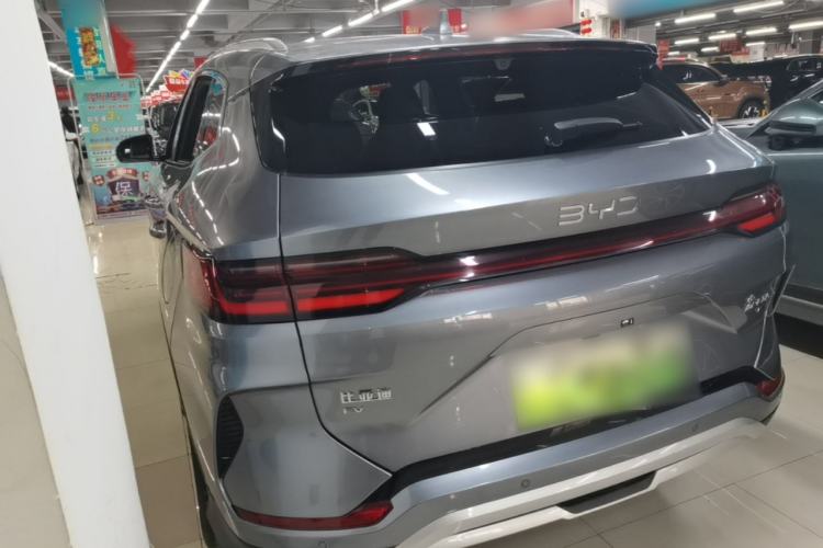 Used BYD Song PLUS New Energy 2025 EV Intelligent Driving Version 520km Premium Model Exterior 2