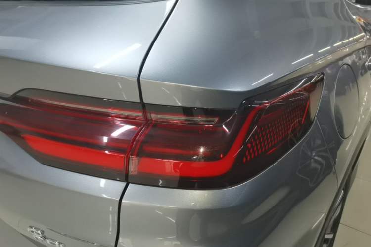 Used BYD Song PLUS New Energy 2025 EV Intelligent Driving Version 520km Premium Model Exterior 3