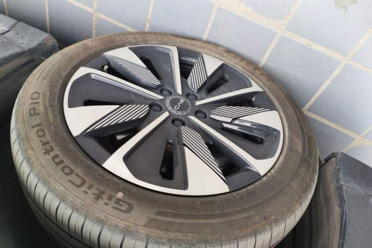Used BYD Song PLUS New Energy 2025 DM-i Intelligent Driving 160KM Flagship Model Exterior 4