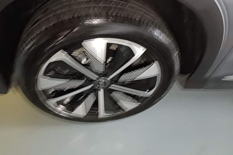Used BYD Song PLUS New Energy 2025 EV Intelligent Driving Edition 520km Luxury Model Exterior 4