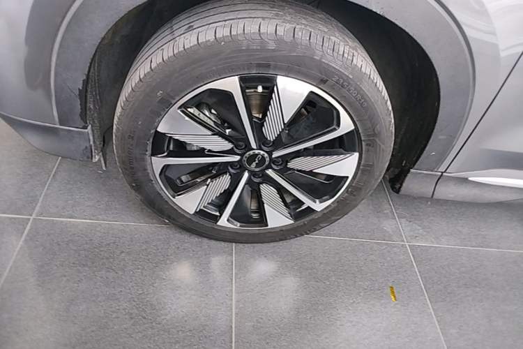 Used BYD Song PLUS New Energy 2025 EV 520km Luxury Version Exterior 4
