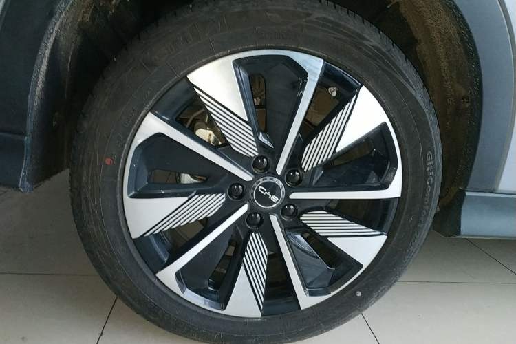 Used BYD Song PLUS New Energy 2025 EV Intelligent Driving Version 520km Premium Model Exterior 4