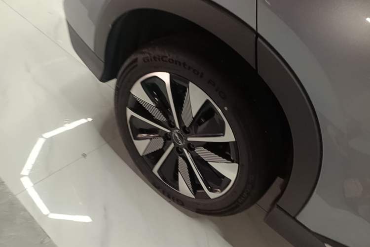 Used BYD Song PLUS New Energy 2025 DM-i 112KM Prestige Model Exterior 5