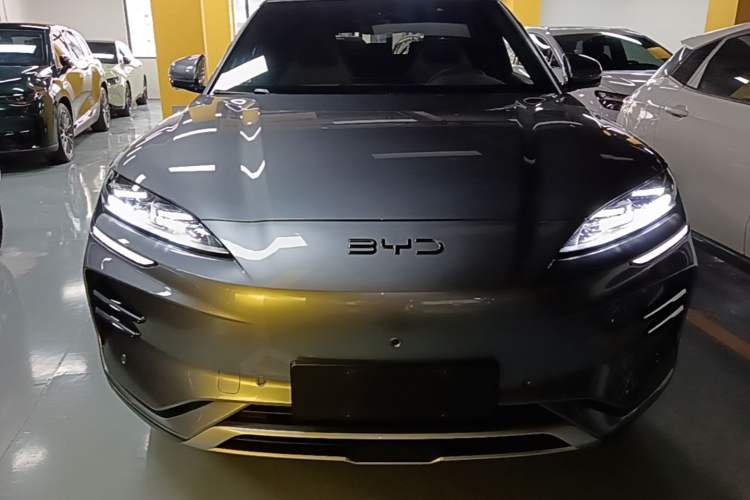 Used BYD Song PLUS New Energy 2025 EV Intelligent Driving Edition 520km Luxury Model Front