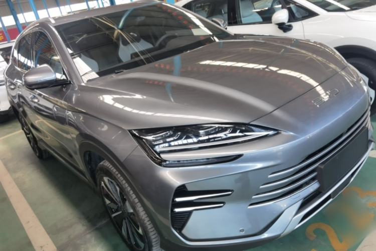 Used BYD Song PLUS New Energy 2025 DM-i 112KM Prestige Model Front Right 45 Deg