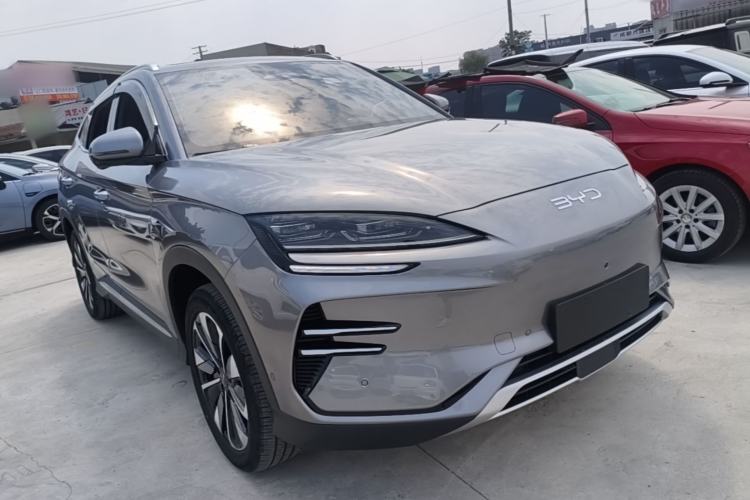 Used BYD Song PLUS New Energy 2025 EV 520km Luxury Version Front Right 45 Deg
