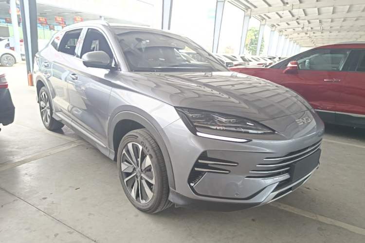 Used BYD Song PLUS New Energy 2025 DM-i 112KM Prestige Model Front Right 45 Deg