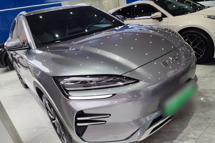 Used BYD Song PLUS New Energy 2025 EV 520km Luxury Version Front Right 45 Deg