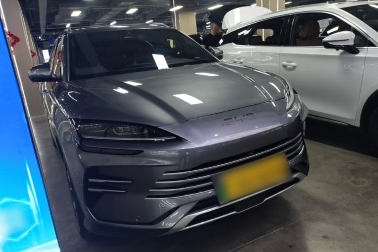 Used BYD Song PLUS New Energy 2025 DM-i 112KM Prestige Model Front Right 45 Deg