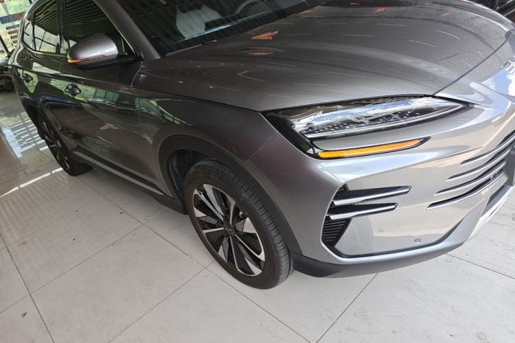Used BYD Song PLUS New Energy 2025 DM-i 112KM Prestige Model Front Right 45 Deg