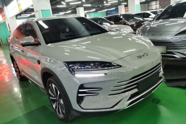 Used BYD Song PLUS New Energy 2025 DM-i Smart Drive 112KM Prestige Model Front Right 45 Deg