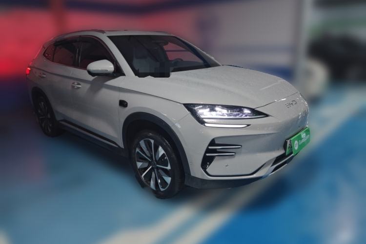 Used BYD Song PLUS New Energy 2025 EV 520km Luxury Version Front Right 45 Deg