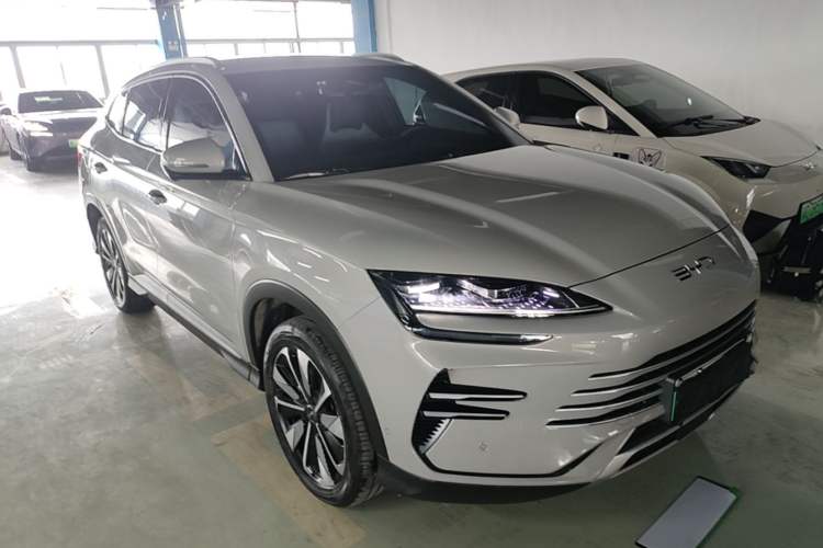 Used BYD Song PLUS New Energy 2025 DM-i 160KM Flagship PLUS Front Right 45 Deg